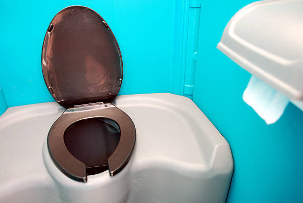 Best Porta potty delivery and setup  in Merriam, KS
